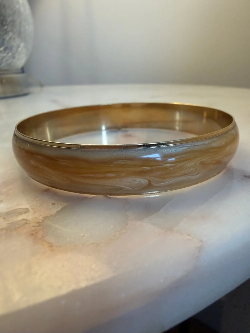 Avon Vintage‎ Gold Tone Champagne Ivory Tan Swirl Bangle Bracelet